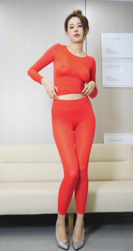 【KS舞团】女神夏柏130期 真空 慢摇摇抖胸热舞2V 4K有水无遮挡